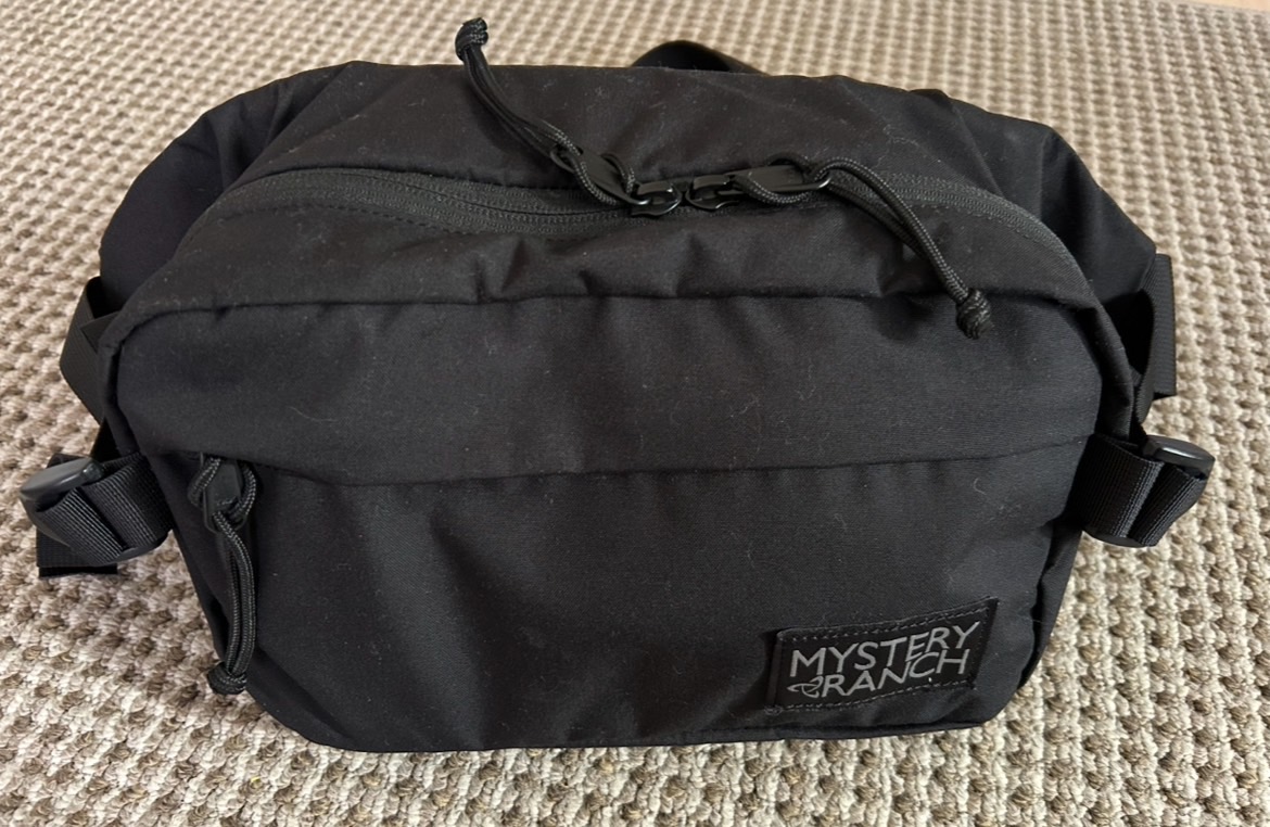 60代旅行で意外とリュックが不便。そこでミステリーランチのフルムーンを購入、レビューしました！