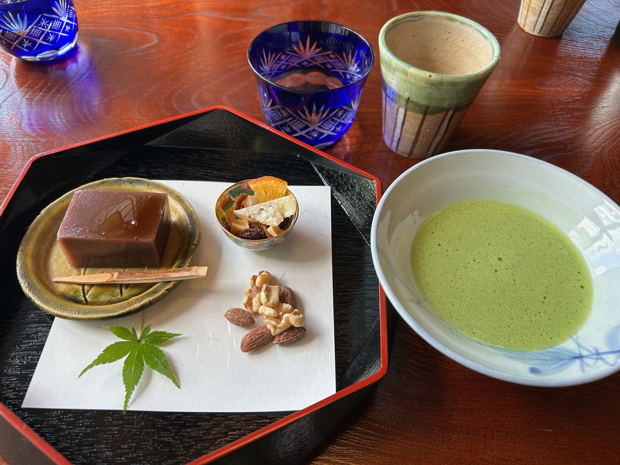 風鈴の音とお抹茶。愛知県陶磁美術館・陶翠庵で味わう贅沢時間